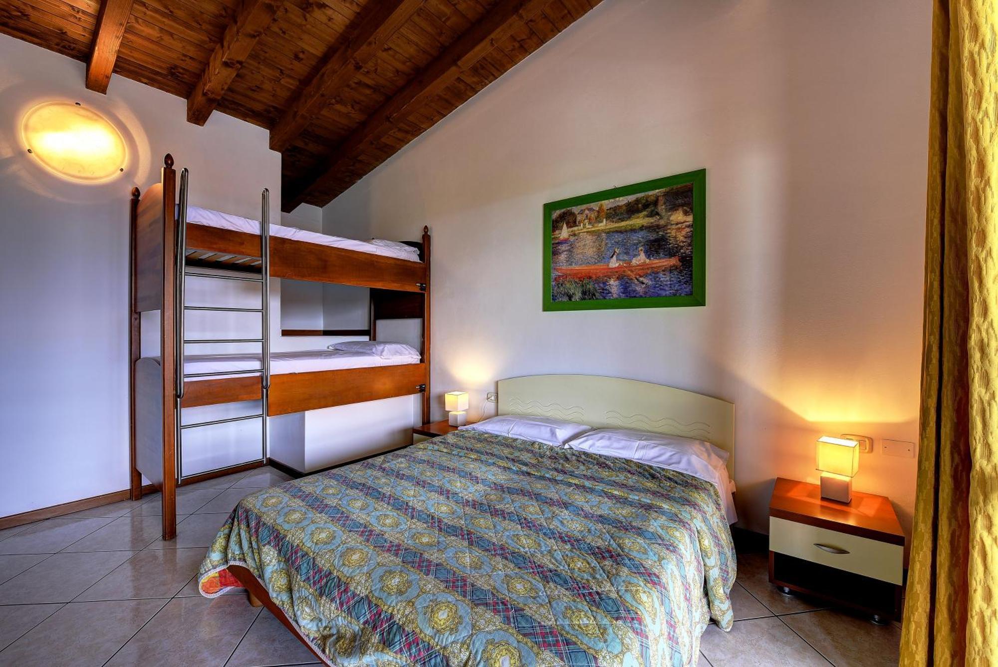 Italsol Residence Riai Moniga del Garda Cameră foto